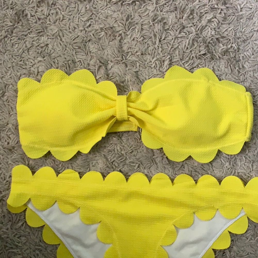 Bikini Set - Picture 2 of 3